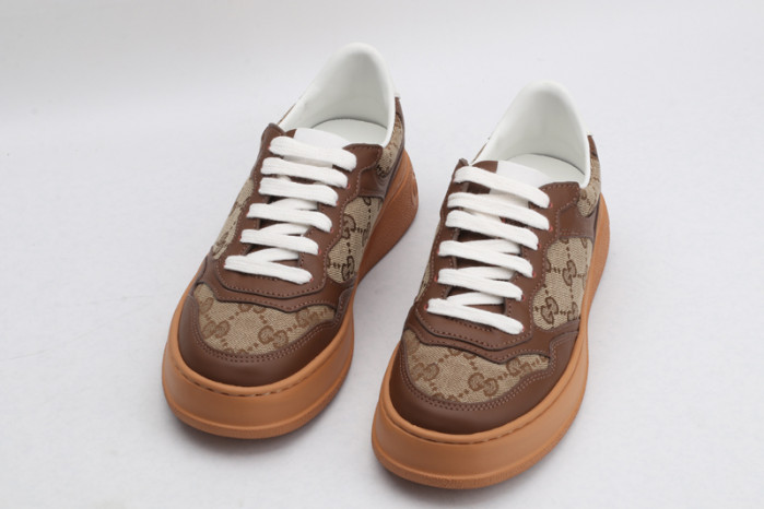 GC LOW-TOP SNEAKER