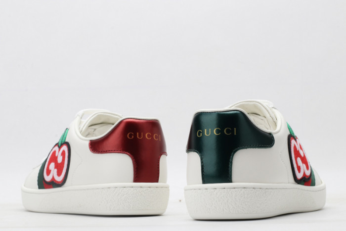 GC LOW-TOP SNEAKER