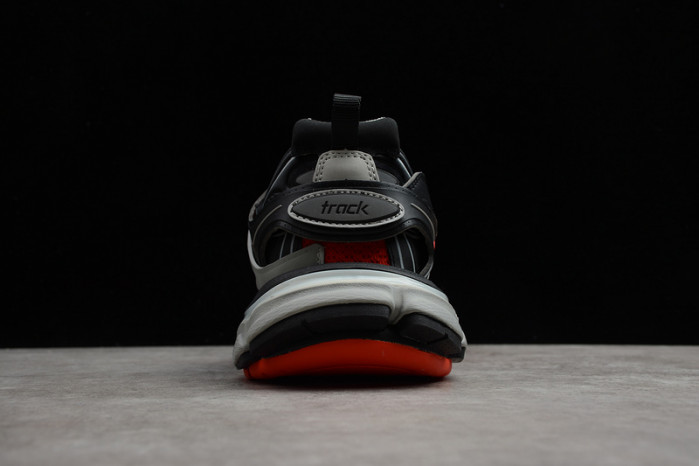 BL TRAINERS TRACK