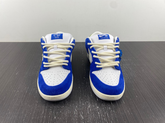 NIKE FLY STREETWEAR X DUNK LOW PRO SB DQ5130-400