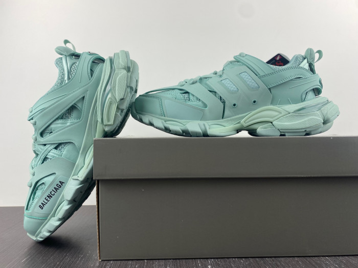 BL TRAINERS TRACK