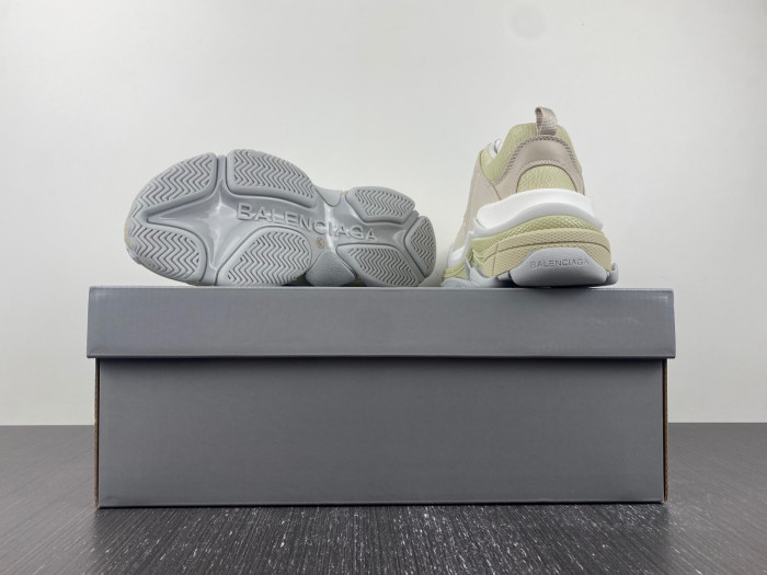 BL TRIPLE S TRAINERS 524039 W2FW4 9790