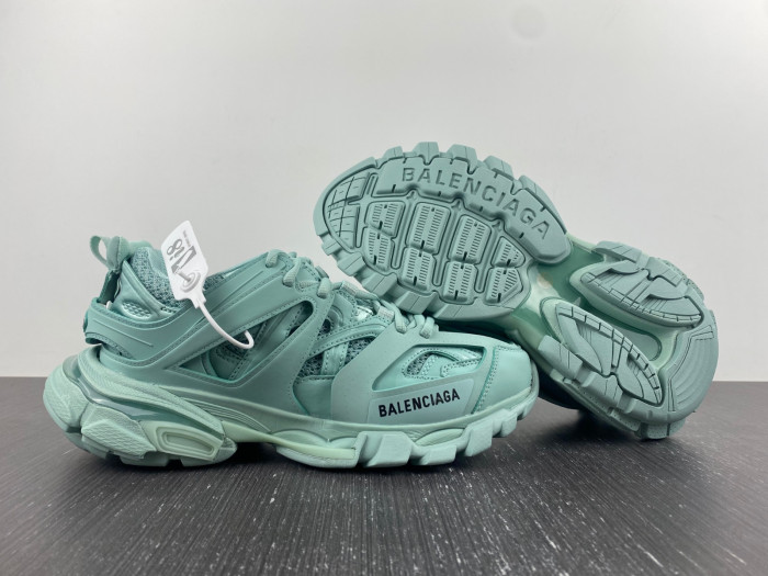 BL TRAINERS TRACK