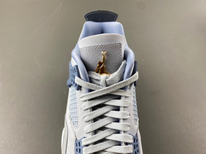 Air Jordan 4 UNC Tar Heels PE HV9204-407