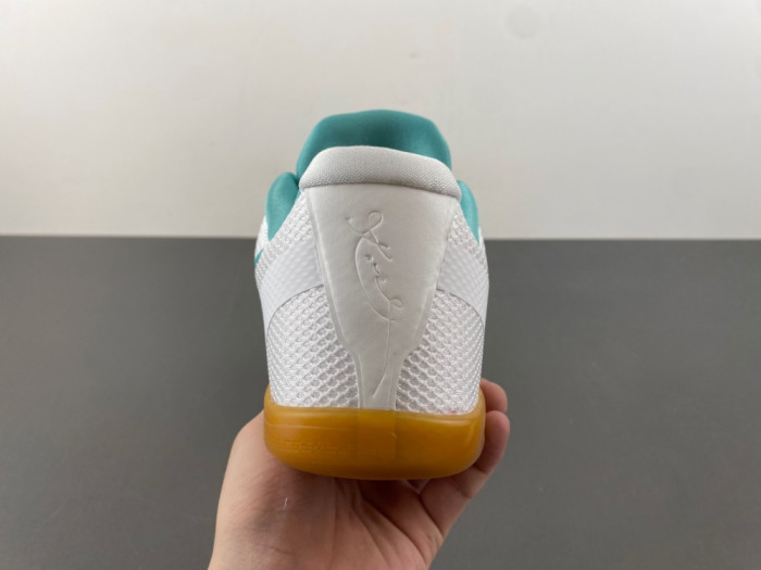 NIKE KOBE 11 