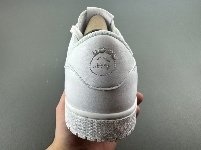 Travis Scott x Air Jordan 1 Low TD1228-111
