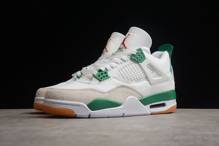 NIKE SB X AIR JORDAN 4 RETRO SP 