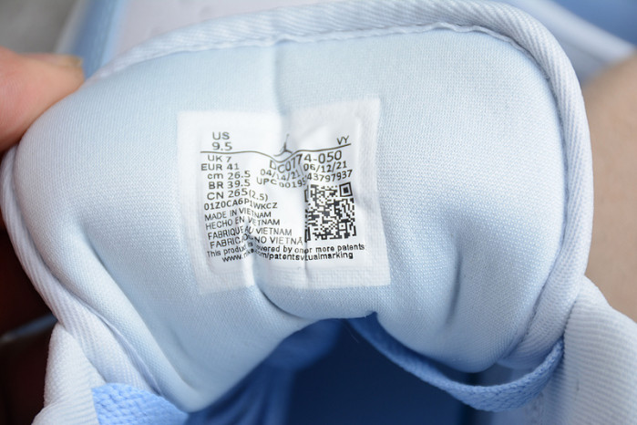 AIR JORDAN 1 LOW 