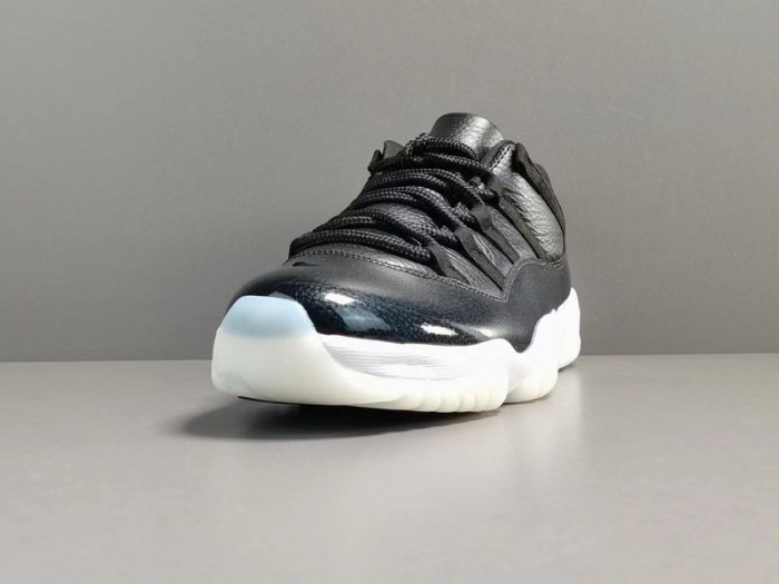 AIR JORDAN 11 RETRO LOW 