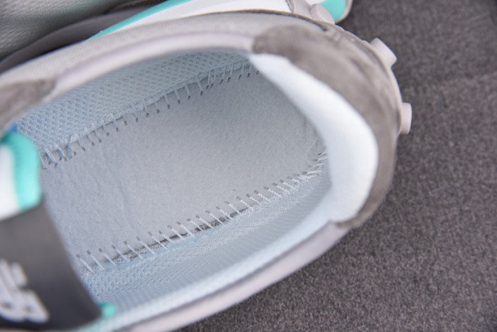 New Balance NB327