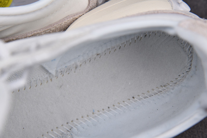 New Balance NB327F