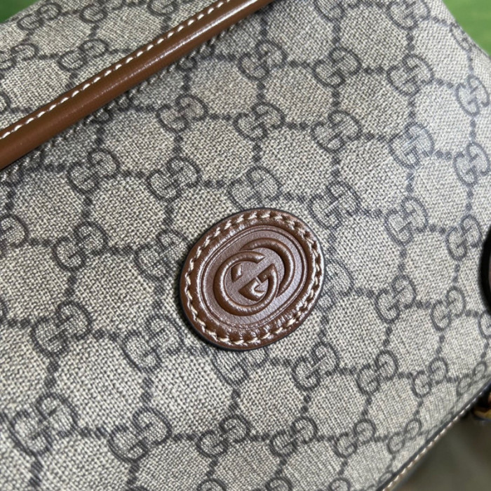 G*u*i medium backpack with interlocking g 696014