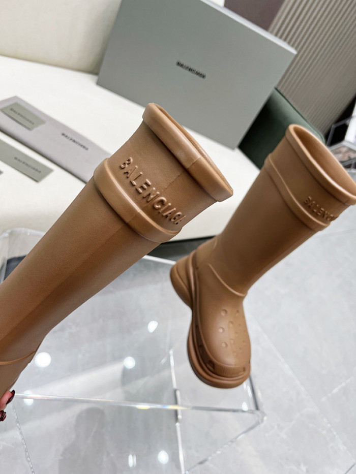ba*len*cia*ga x Cr*0*s chunky rubber boots