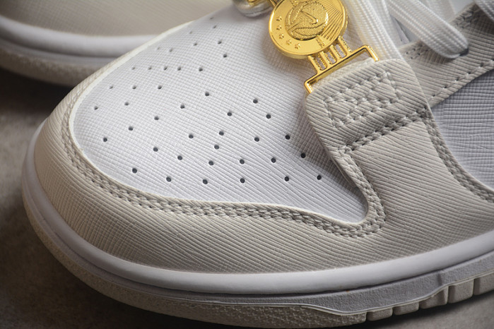 Nike DUNK LOW SE 