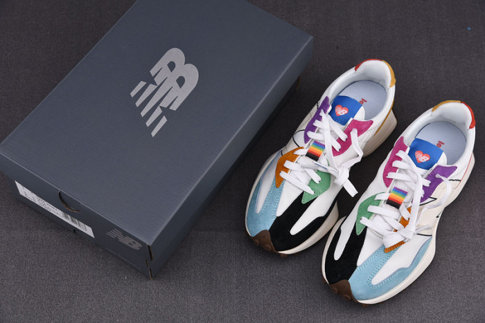 New Balance NB327 B