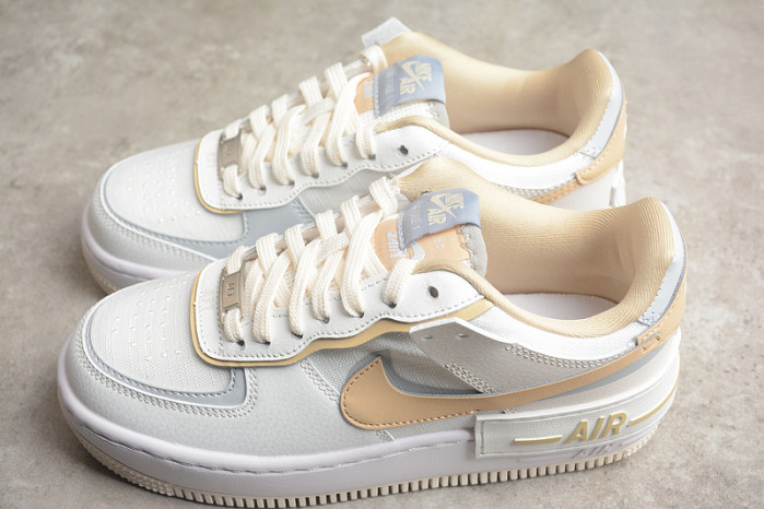 NIKE Air Force 1 Shadow 
