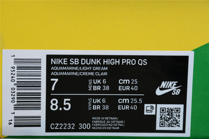 Dunk High SB 