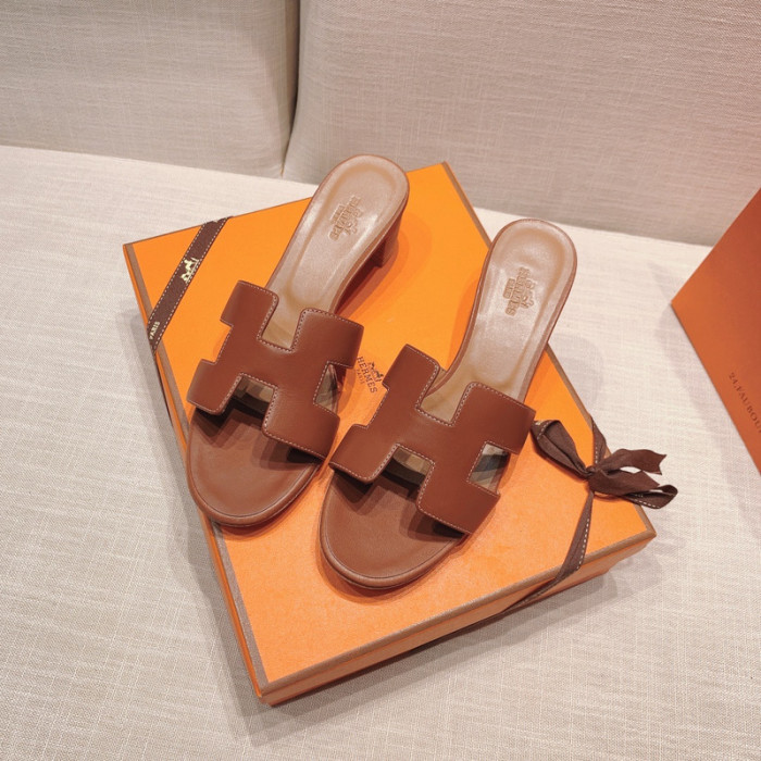 H**mes chunky heel slide