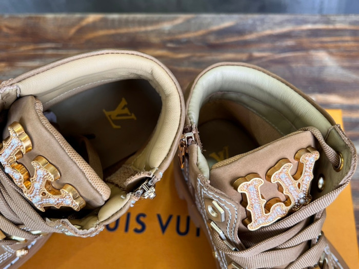 LVT BOOTS
